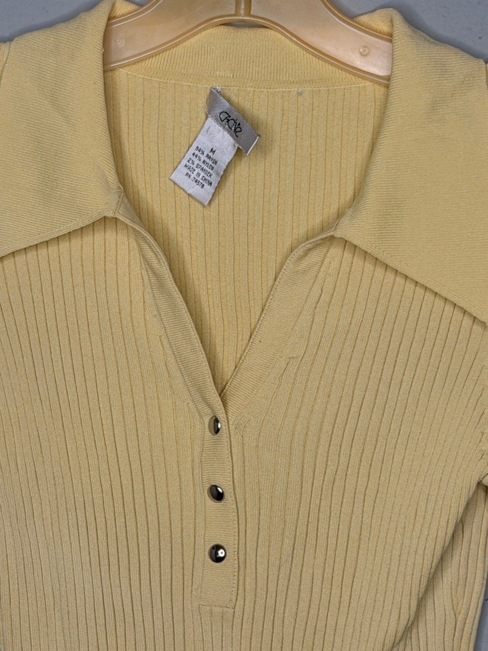 Cache Ribbed Yellow Sweater - Picture 2 of 6